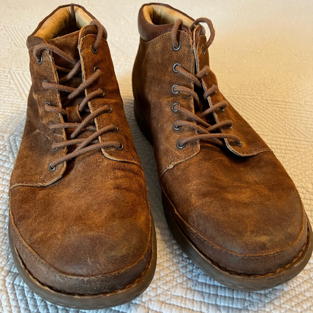 Born Nigel Chukka boots, size 10.5